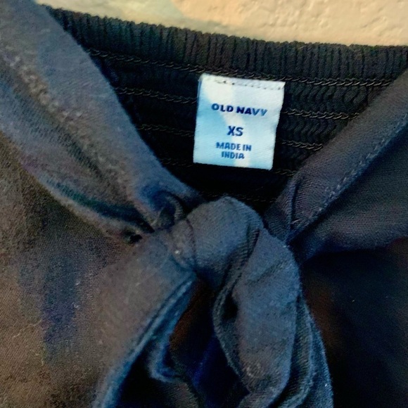 Old Navy Tank Top XS Black Adjustable Spaghetti Straps Wrapped Tie at Chest - Picture 2 of 12